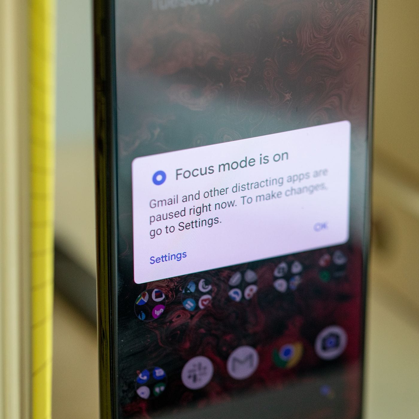 Deactivating weekend notifications of new emails