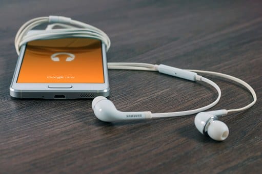 Starting the player when headphones are connected